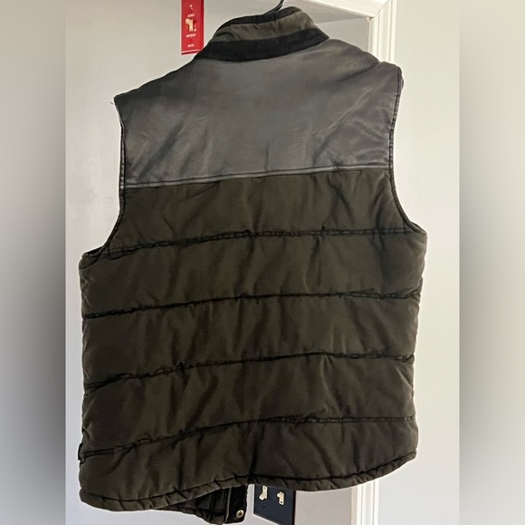 Men's Bass Quilted Vest - Picture 3 of 9